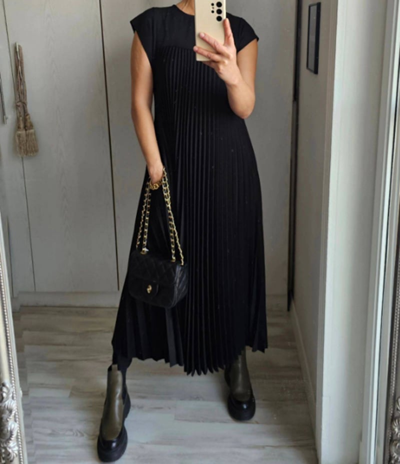 Joline- Timeless and Comfortable Dress